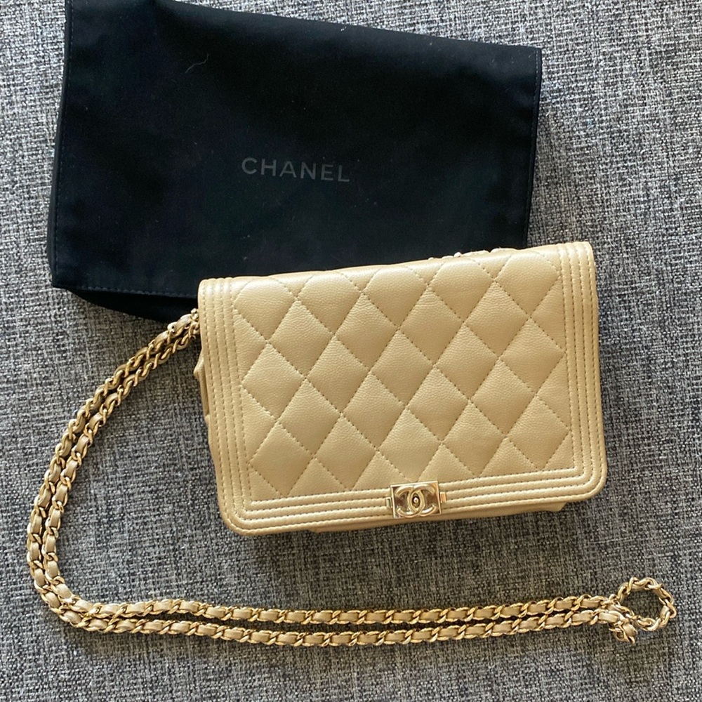 Chanel caviar wallet on chain